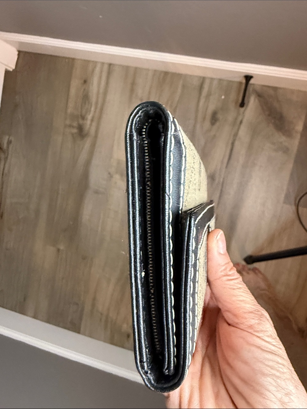 Dooney & Bourke Tan and Black Signature Continental Wallet. NWOT - Picture 7 of 7